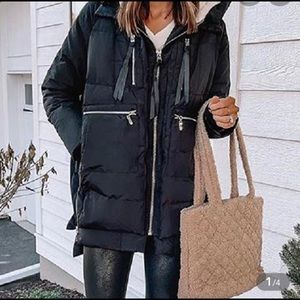 🌻SALE Black Hood Pocket NWOT never worn winter coat M( runs like sm)